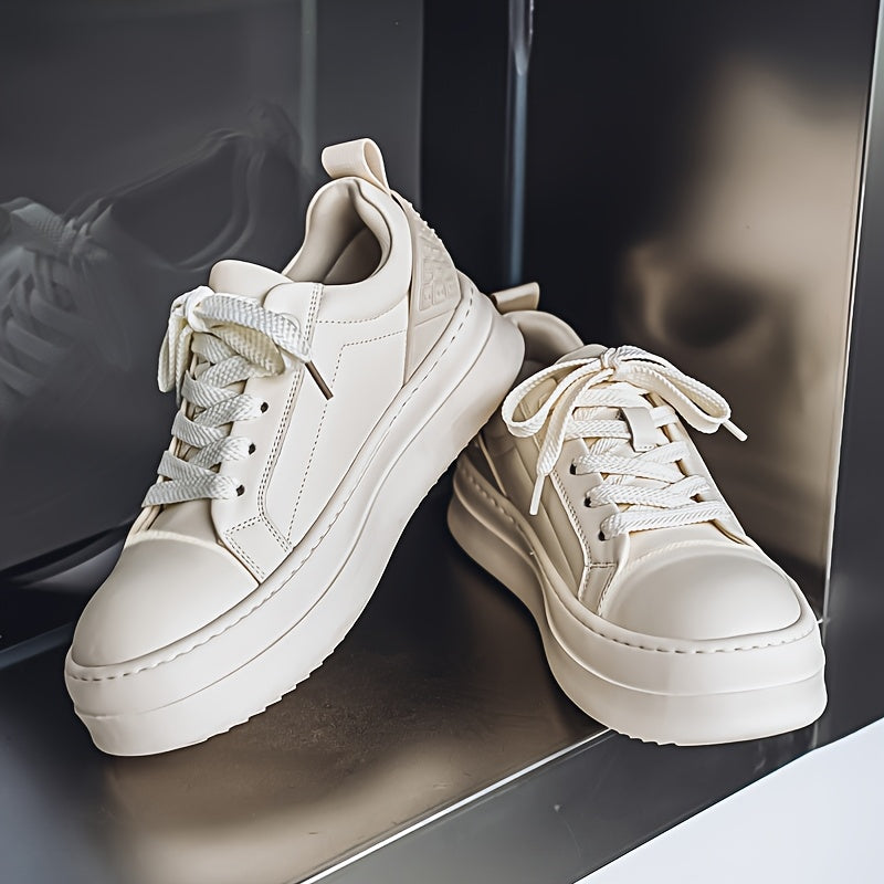 High-end sneaker met dikke zool