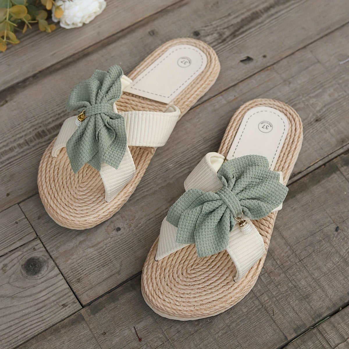 Luna – Zomerslippers met Strikdetail